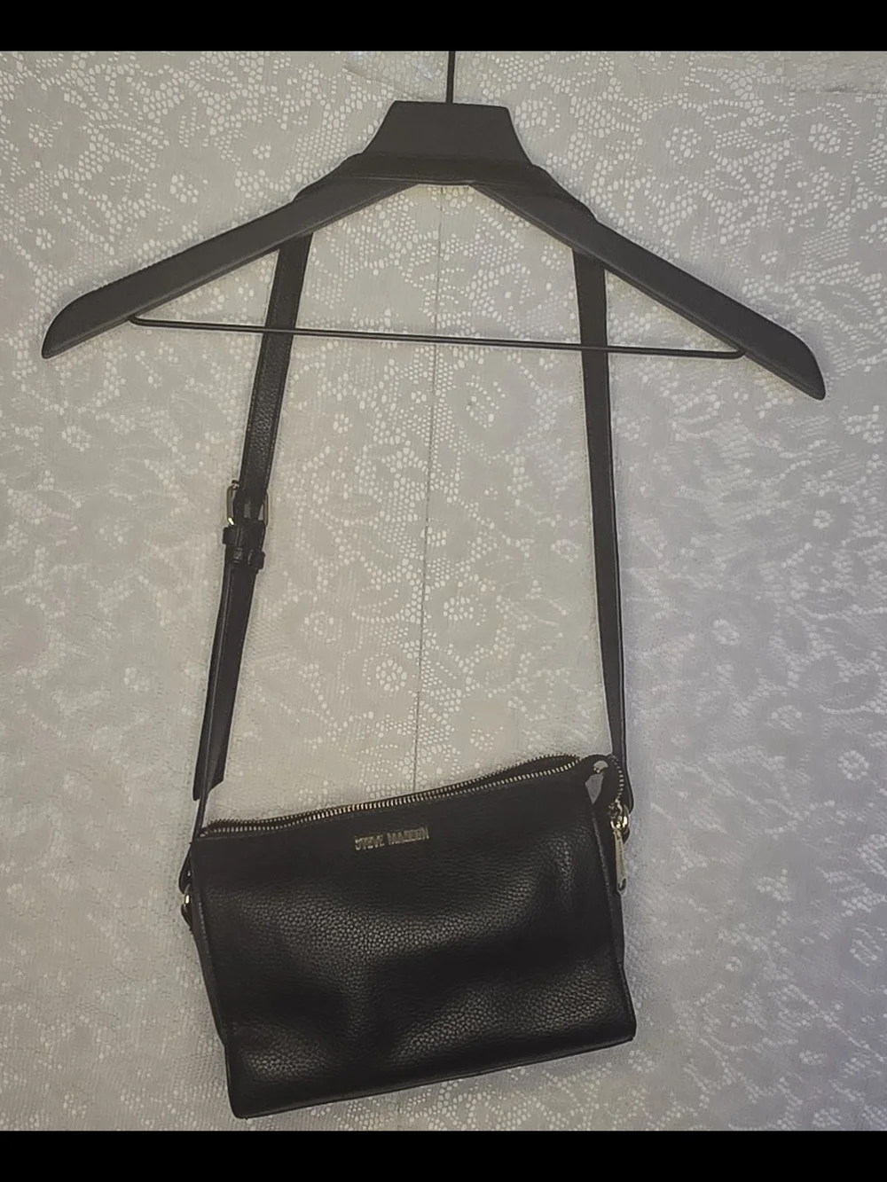 ​Steve Madden Black Pebbled Crossbody Camera Bag Multi Compartment Gold Zipper